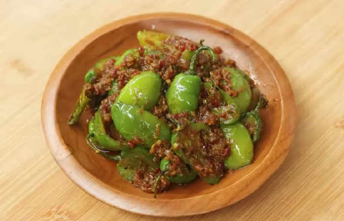 Resep Cabe Gendot Sambal Rebon yang Enak dan Menggugah Selera Makan./Tangkap Layar YouTube Devina Hermawan - Image
