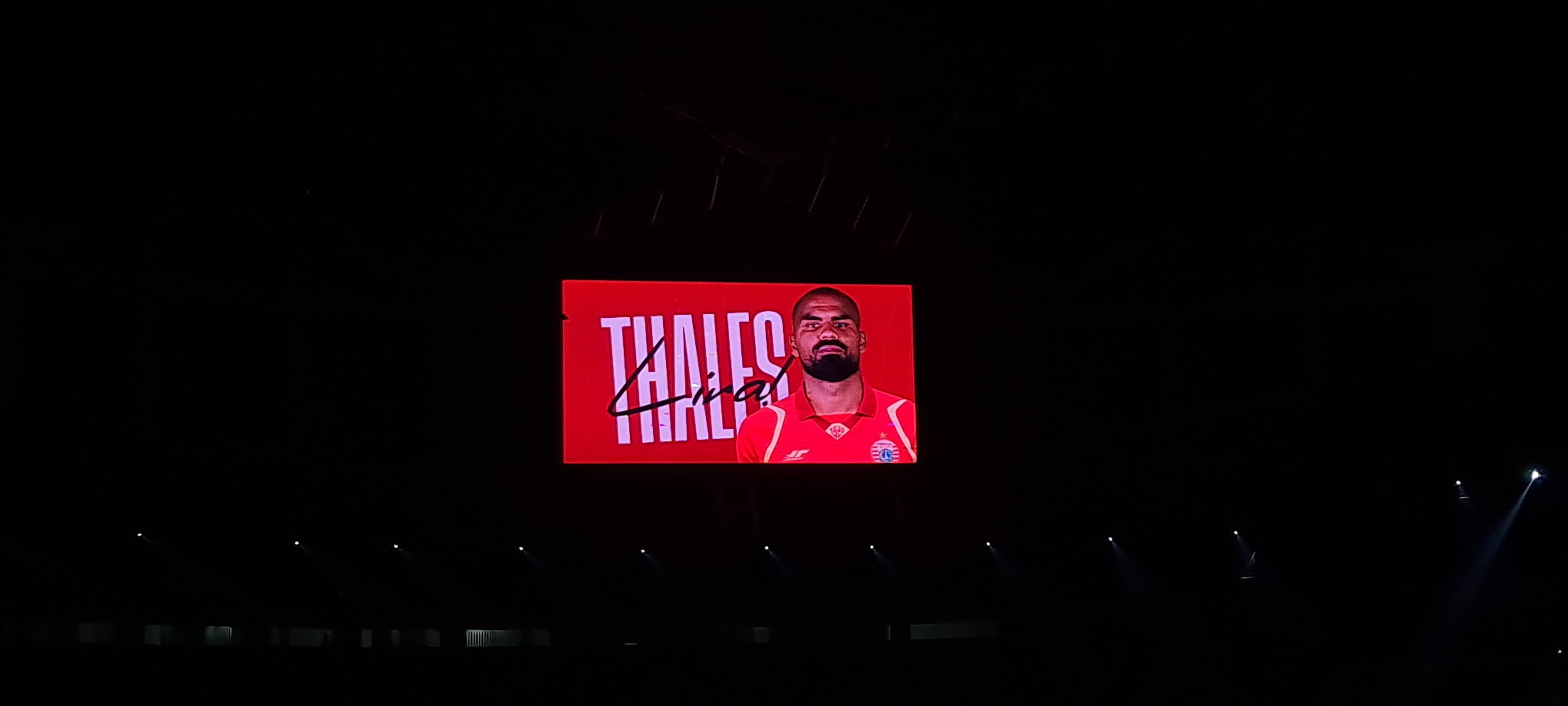 Thales Lira resmi diperkanlkan sebagau pemai baru Persija Jakarta saat launching di JIS. (Dimas Ramadhan/JawaPos.com) - Image