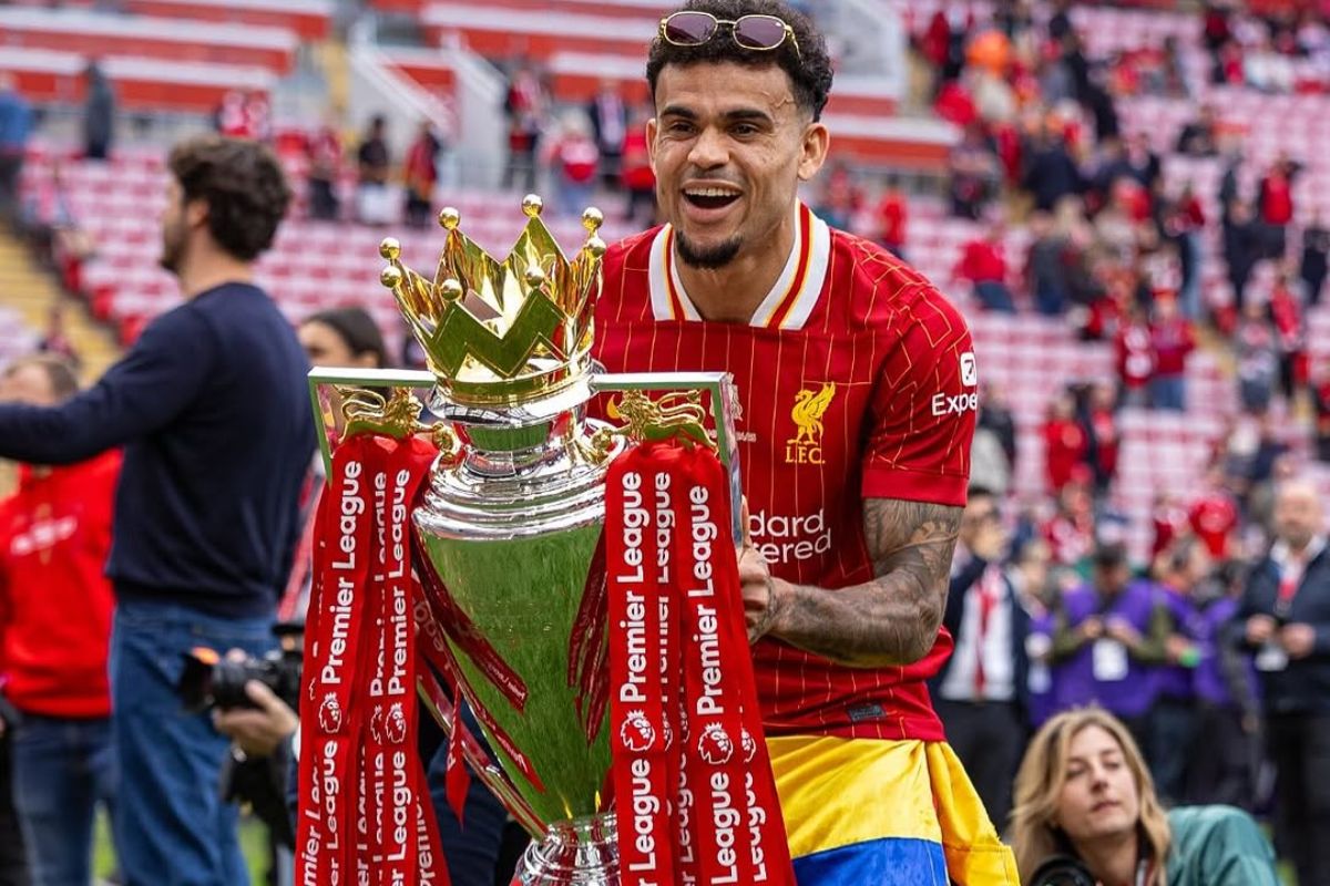 Luis Diaz rayakan kemenangan di Premier League. (luisdiaz19/Instagram). - Image