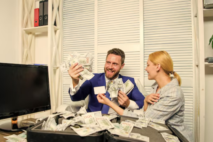 seseorang yang kekayaannya menggunung./Freepik. - Image