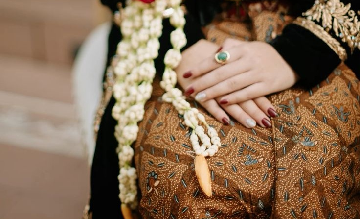 Empat weton wanita ningrat (Owlsome) - Image