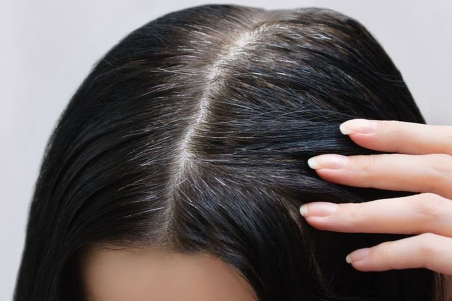 ilustrasi orang dengan rambut beruban. Sumber foto: Freepik - Image