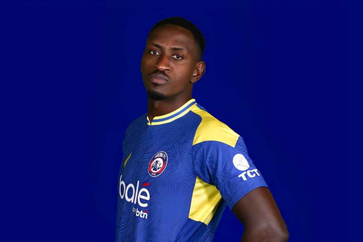 Manajemen Arema FC memperkenalkan rekrutan baru asal Brasil Matheus Blade. (Arema FC/Antara) - Image