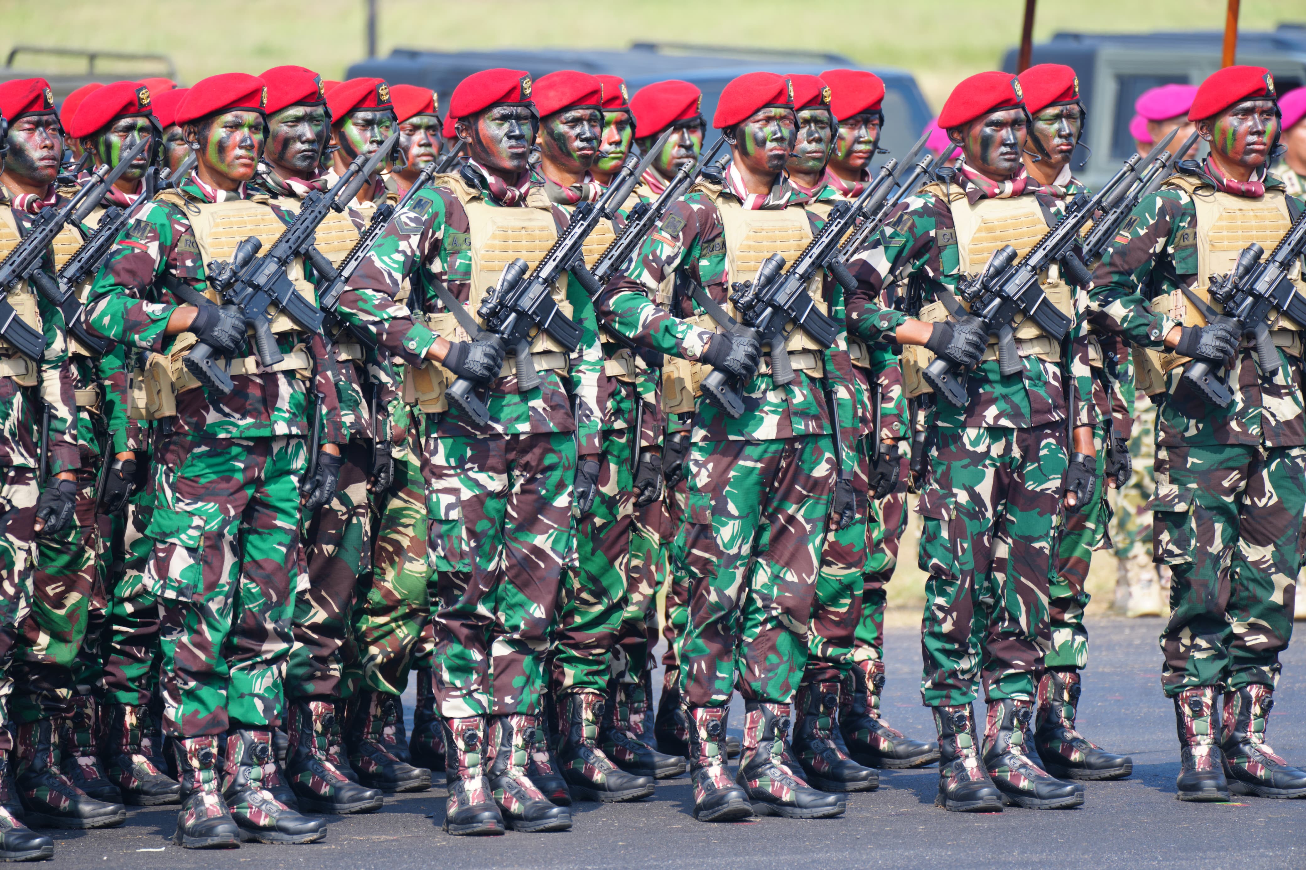Libatkan Ribuan Pasukan dan Alutsista TNI, Upacara Gelar Pasukan Operasional dan Kehormatan Militer jadi Show Off Force Pertama Prabowo - Image