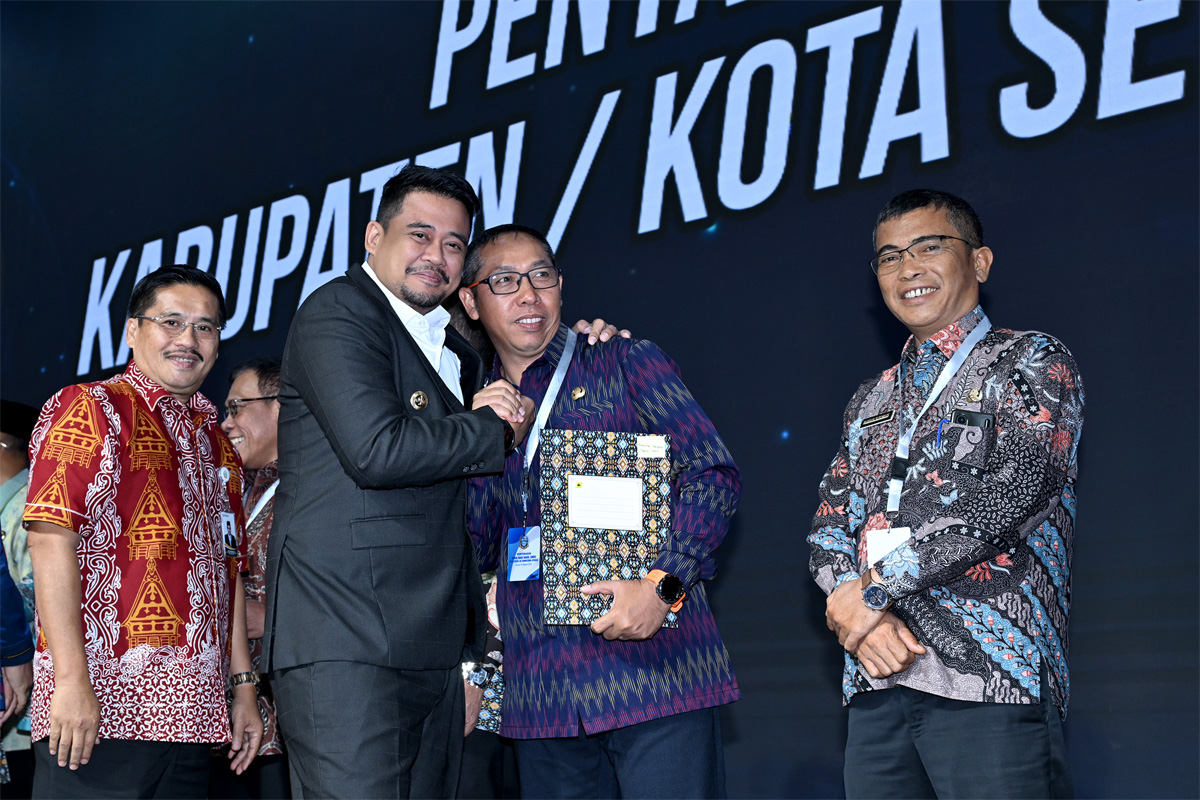 Komit Selesaikan Utang DBH! Pemprov Bayar Rp674 M ke Kabupaten/Kota, Bobby Nasution Ingin Program Pemerintah Bisa Lebih Lanca - Image