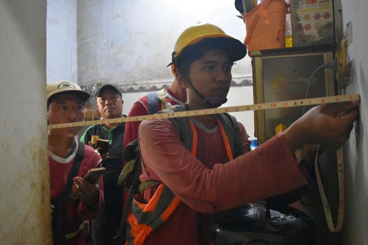 Warga Tambak Asri Surabaya Tolak Penandaan, Normalisasi Sungai Kalianak Tertunda - Image