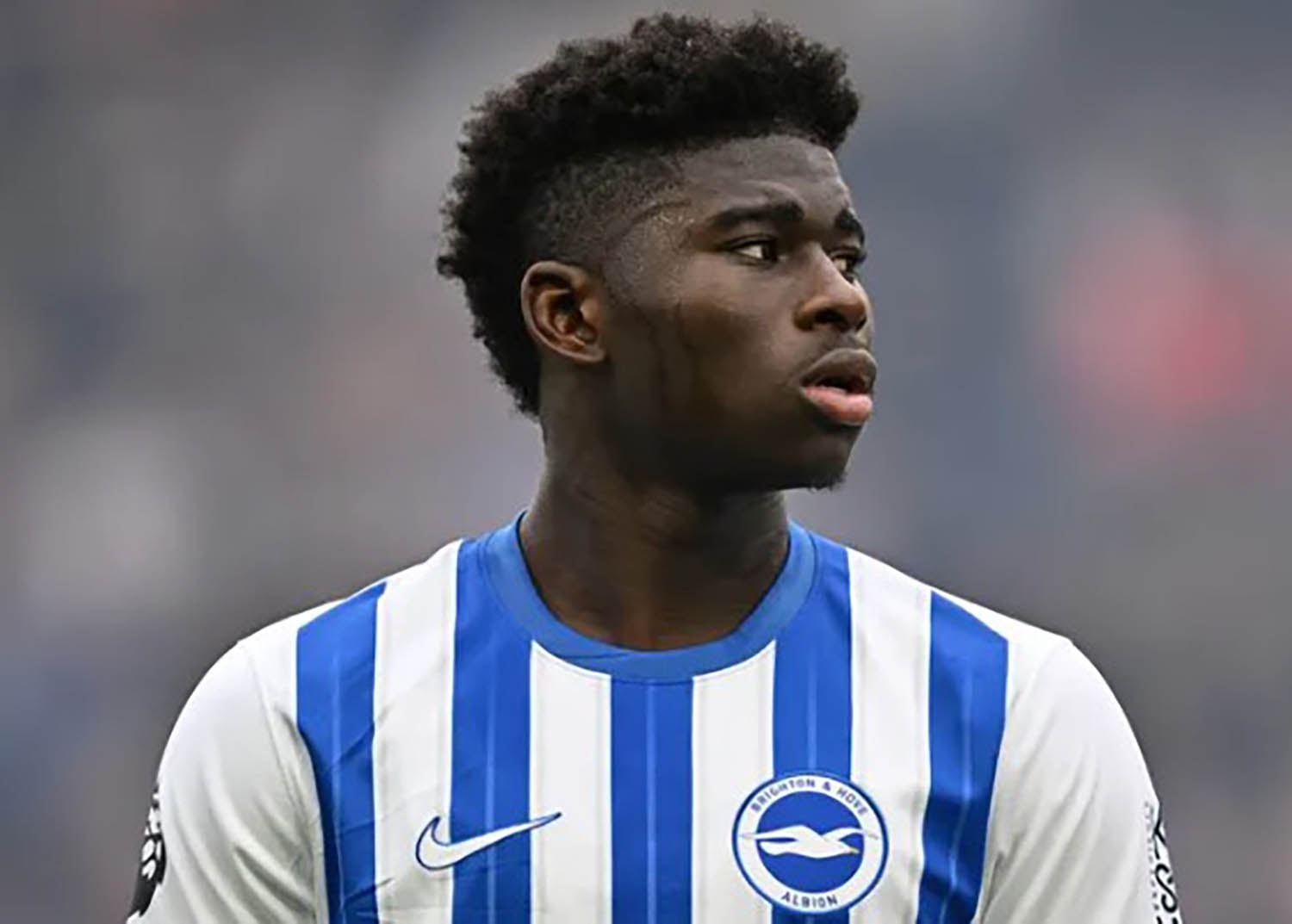 Belanja Cermat ala Sir Jim Ratcliffe, Manchester United Bidik Carlos Baleba dari Brighton dan Emiliano Martinez dari Aston Villa - Image
