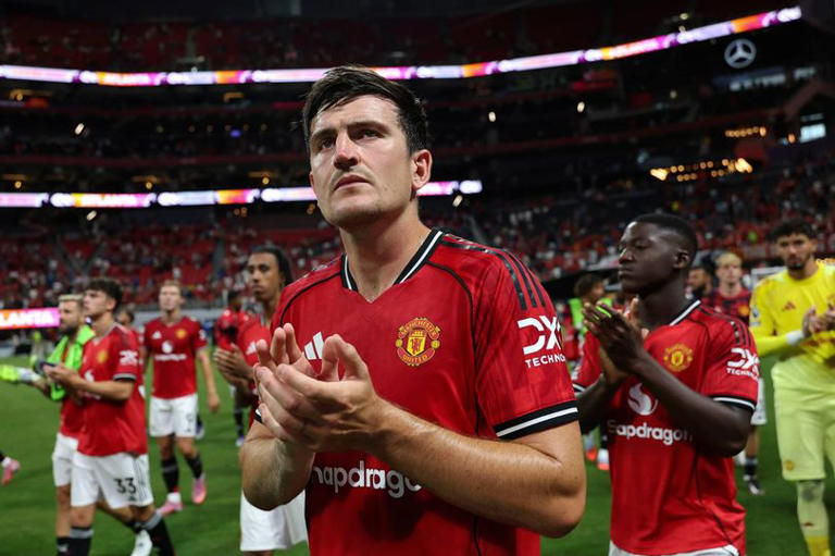 Harry Maguire bangkit dari keterpurukan, kembali jadi andalan Manchester United di bawah arahan Ruben Amorim. (Manchester Evening News) - Image