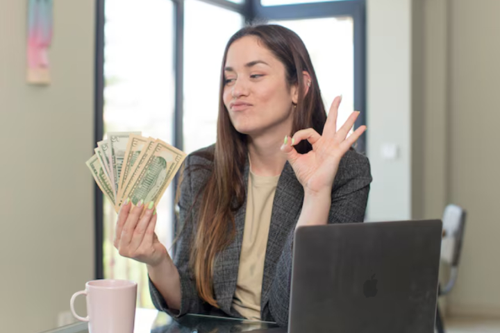 seseorang yang hartanya kian mencuat./Freepik. - Image