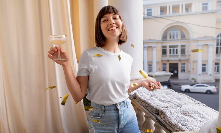 Ilustrasi weton yang paling beruntung dan rezekinya lancar di September 2025 (freepik) - Image