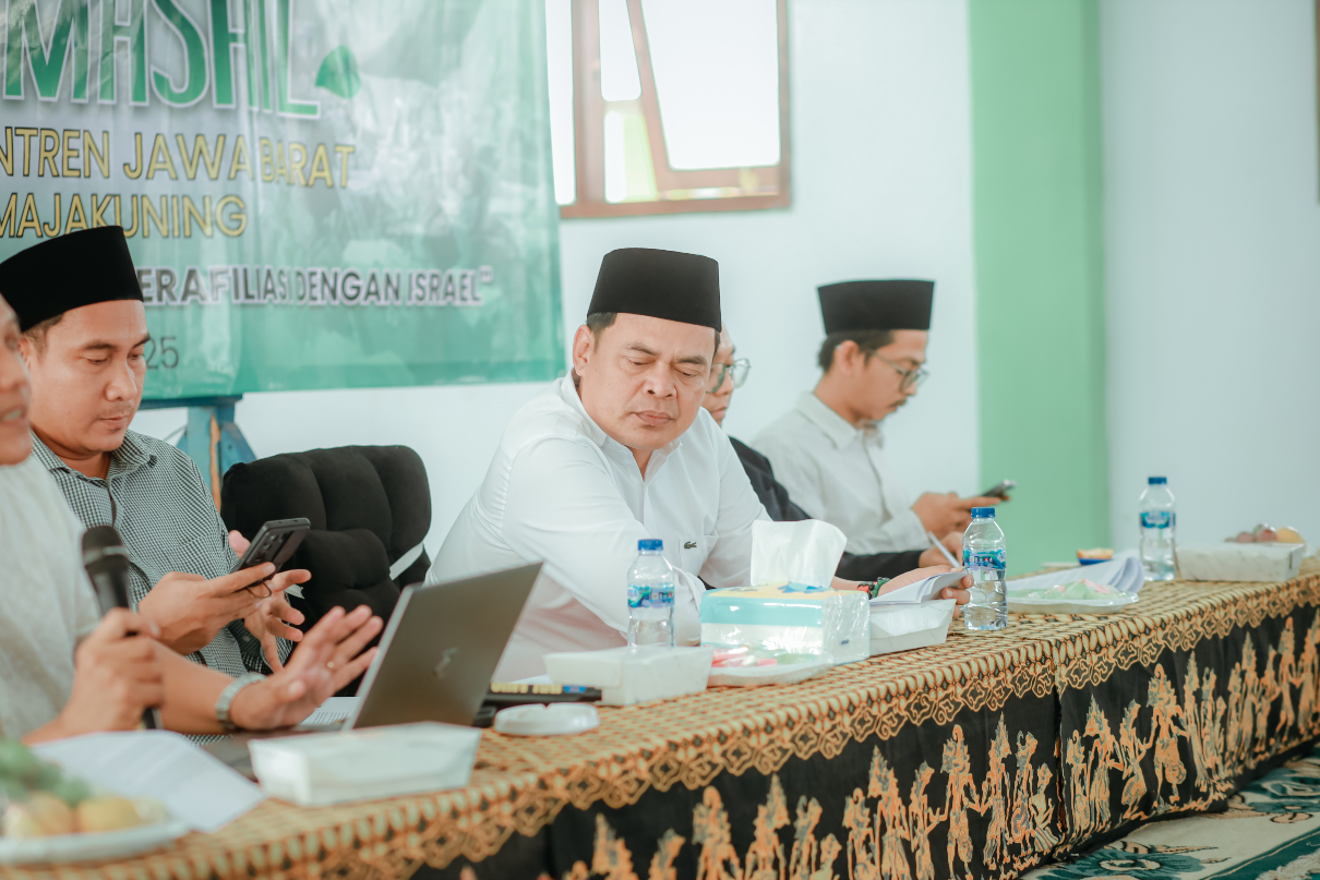 Forum Bahtsul Masail yang digelar di Pondok Pesantren Babakan, Ciwaringin, Cirebon, Kamis (8/8/2025). (Istimewa) - Image