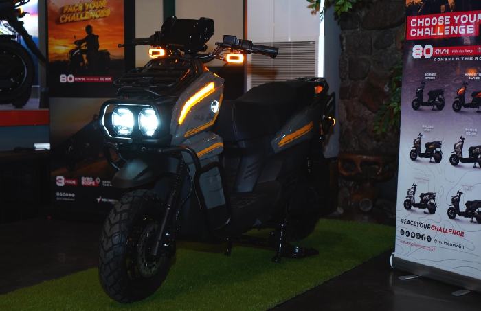 Motor listrik Tyranno dengan DNA petualang resmi meluncur di Surabaya. - Image