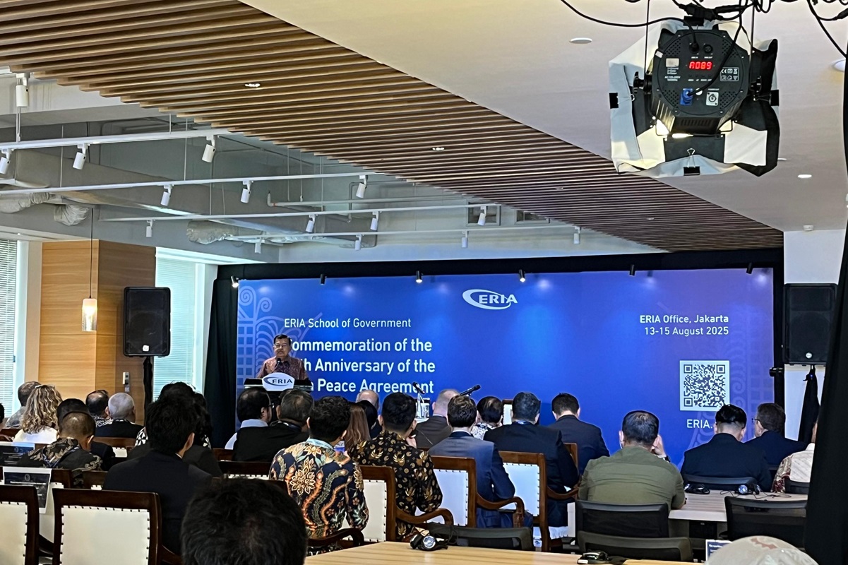 Mantan Wapres Jusuf Kalla pada forum refleksi yang digelar Economic Research Institute for ASEAN and East Asia (Eria) untuk memperingati 20 tahun Perjanjian Damai Aceh. (Nanda Prayoga/Jawapos) - Image