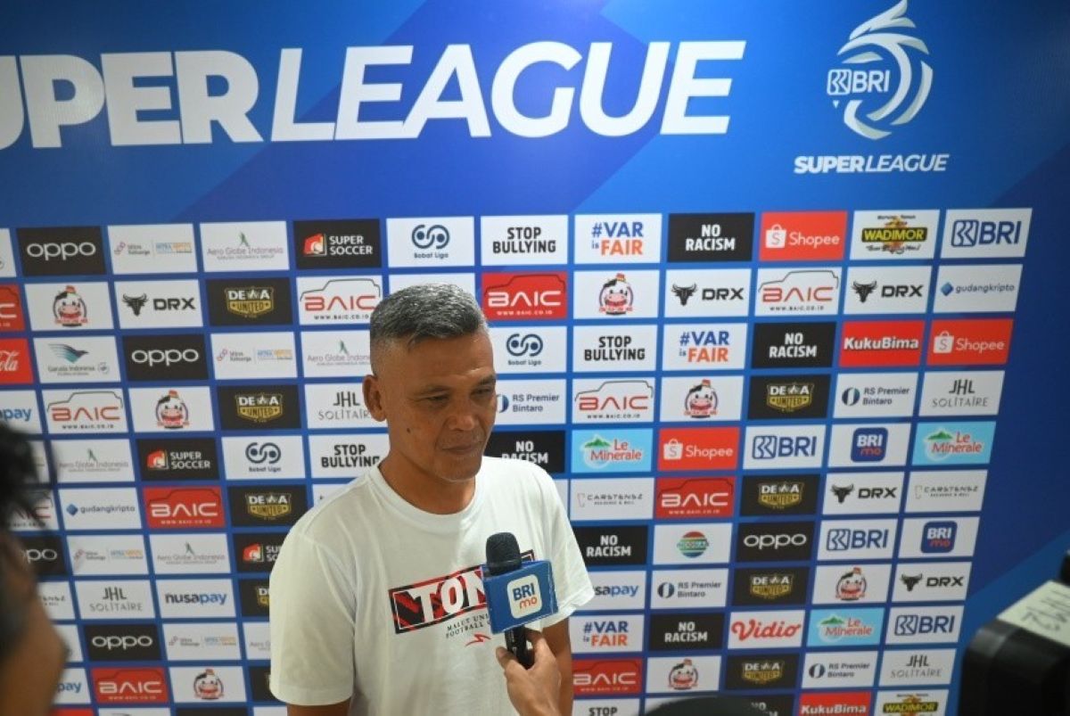 Hendri Susilo, pelatih Malut United, menjadi satu-satunya pelatih lokal di Super League musim ini. ( I-League) - Image