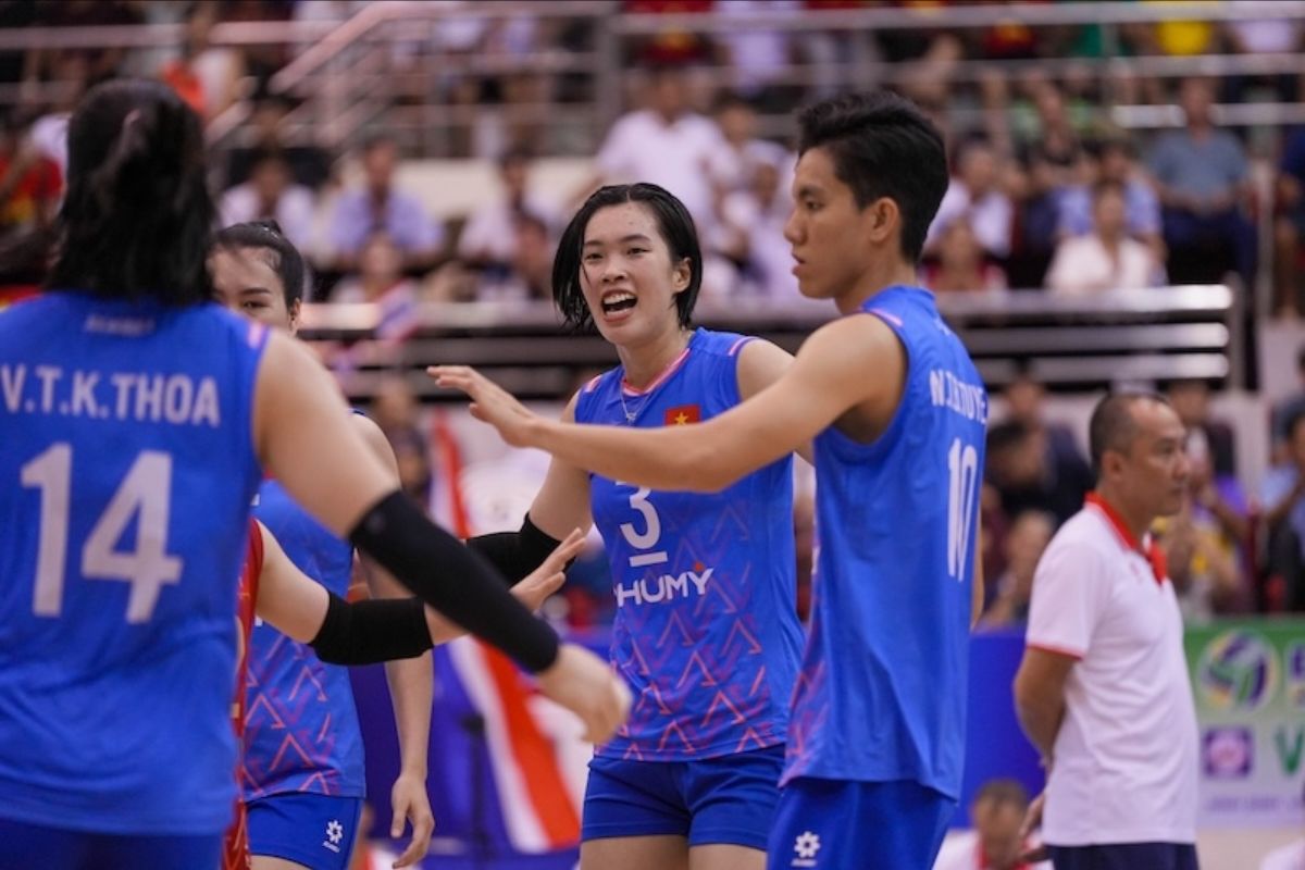 Timnas voli putri Vietnam saat melawan Tahiland dalam ajang SEA V.League Wanita 2025. (Volleyball Federation of Vietnam). - Image