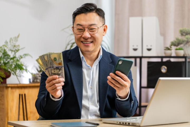 seseorang yang cuap-cuapnya datangkan cuan./Freepik. - Image