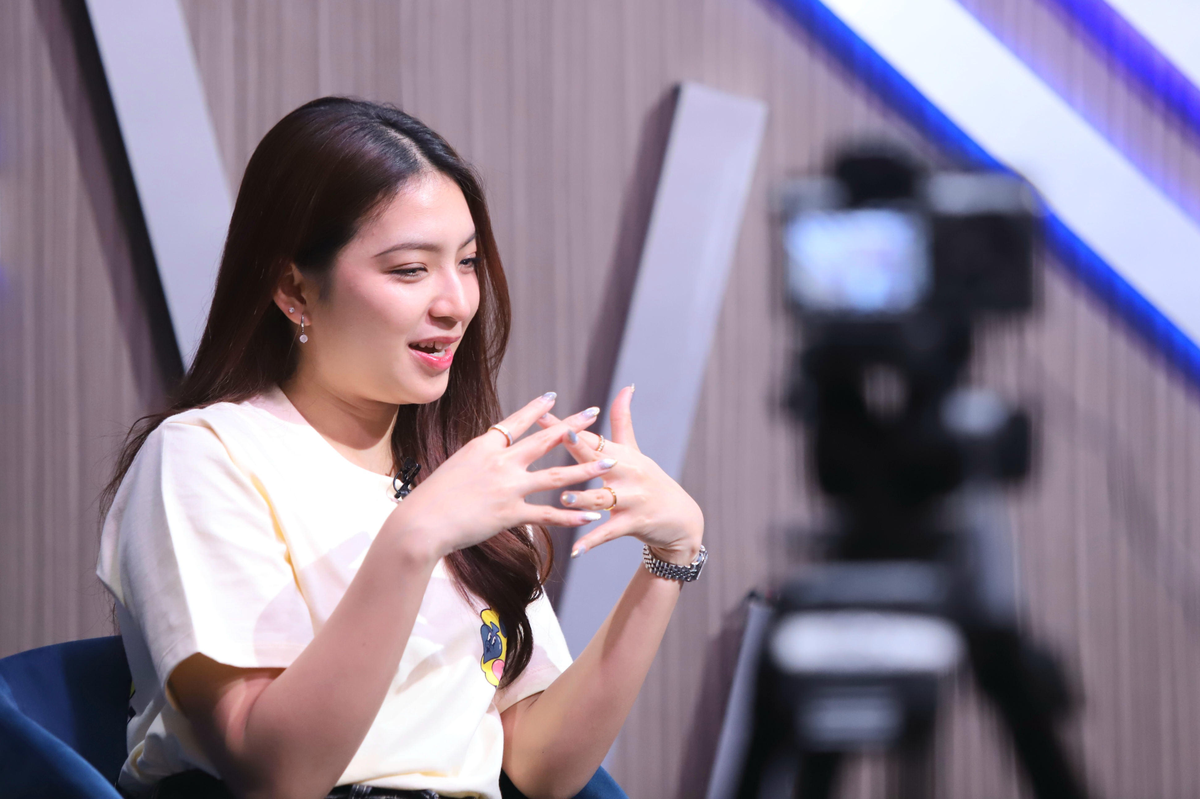 Shania Gracia JKT48 saat bincang-bincang poadcast bersama Jawa Pos Media di Jakarta. (Dery Ridwansah