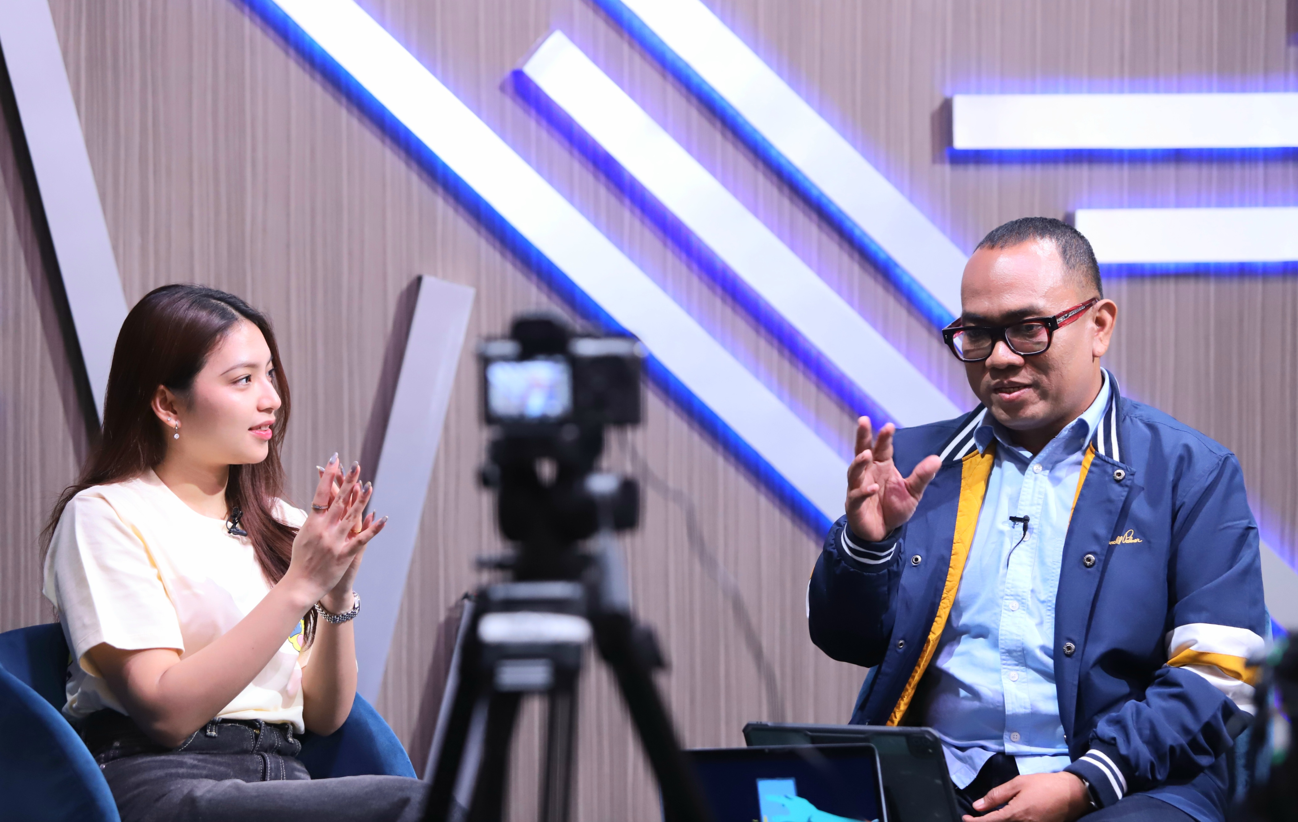 Shania Gracia JKT48 saat bincang-bincang poadcast bersama Jawa Pos Media di Jakarta. (Dery Ridwansah