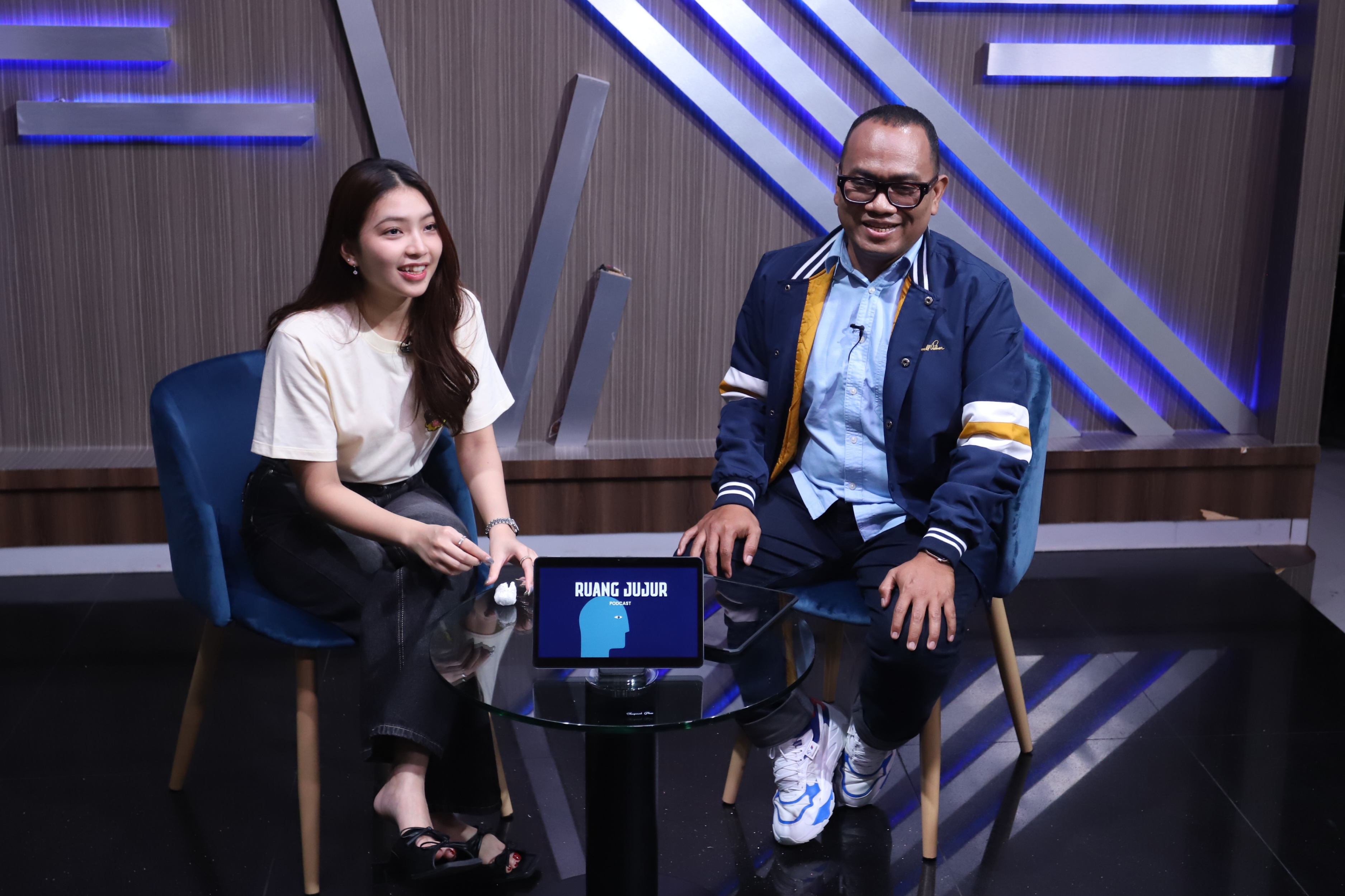 Shania Gracia JKT48 saat bincang-bincang poadcast bersama Jawa Pos Media di Jakarta. (Dery Ridwansah