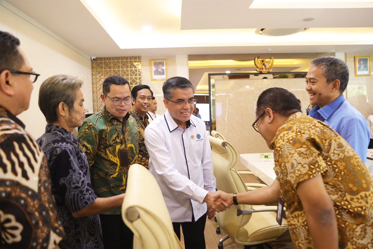 Menaker Yassierli dalam acara Tasyakur Kantor Sekretariat LKS Tripnas yang dirangkai dengan Sidang Pleno LKS Tripnas di Grha Kemnaker, Jakarta, Rabu (13/8/2025)/(Istimewa). - Image