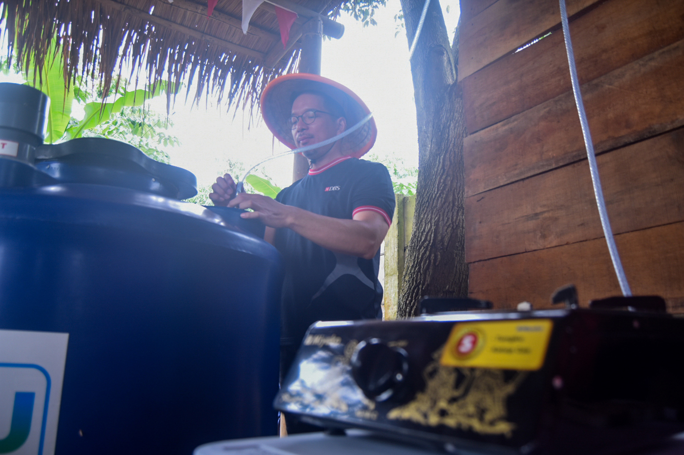 Kegiatan bercocok tanam di ladang. (Dery Ridwansah/ JawaPos.com)