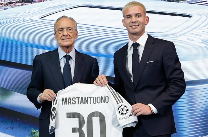 Real Madrid merilis pernyataan resmi yang menentang rencana La Liga untuk menggelar pertandingan antara Villarreal dan Barcelona (Ig @franco.mastantuono) - Image