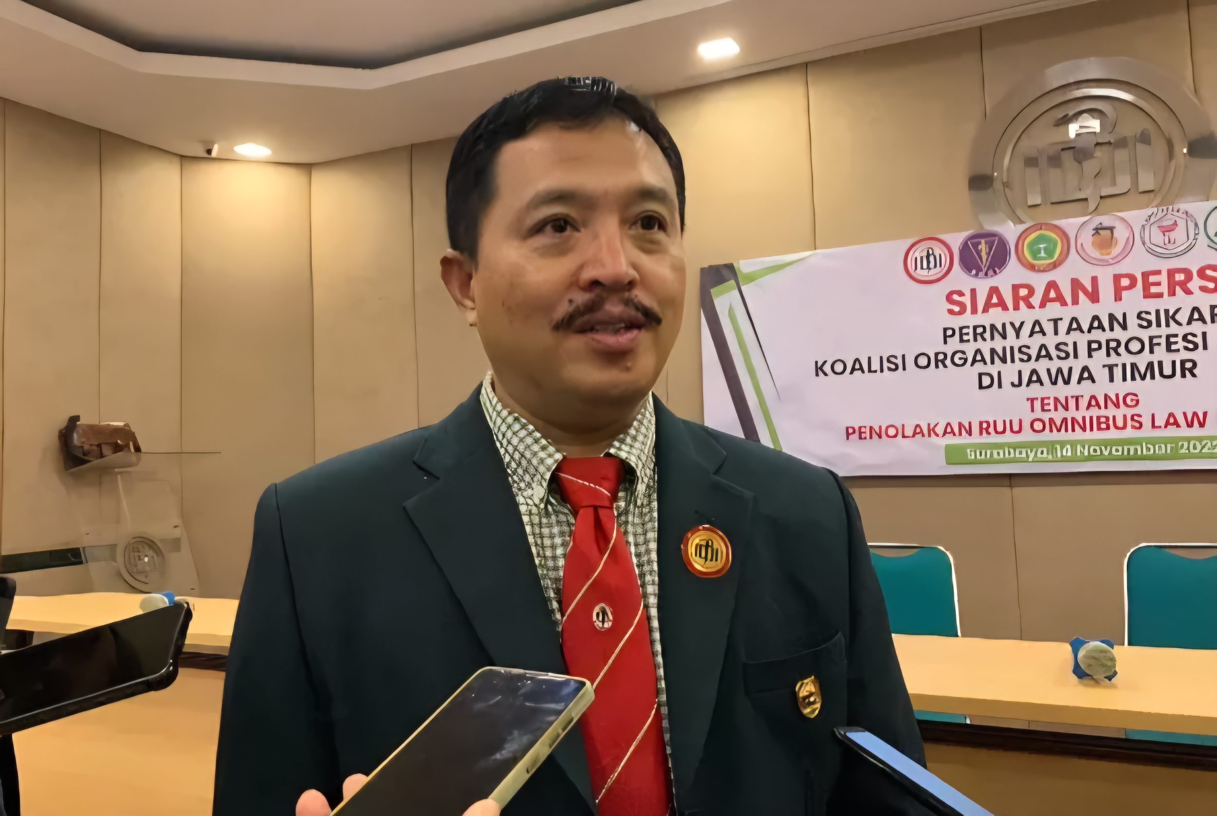 Ketua Ikatan Dokter Indonesia (IDI) Jawa Timur, Sutrisno.