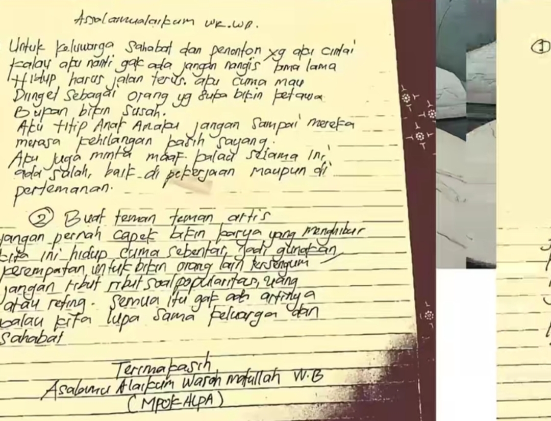 Aji Darmaji selaku suami memastikan surat wasiat yang beredar di media sosial bukan berasal dari Mpok Alpa. (Istimewa) - Image