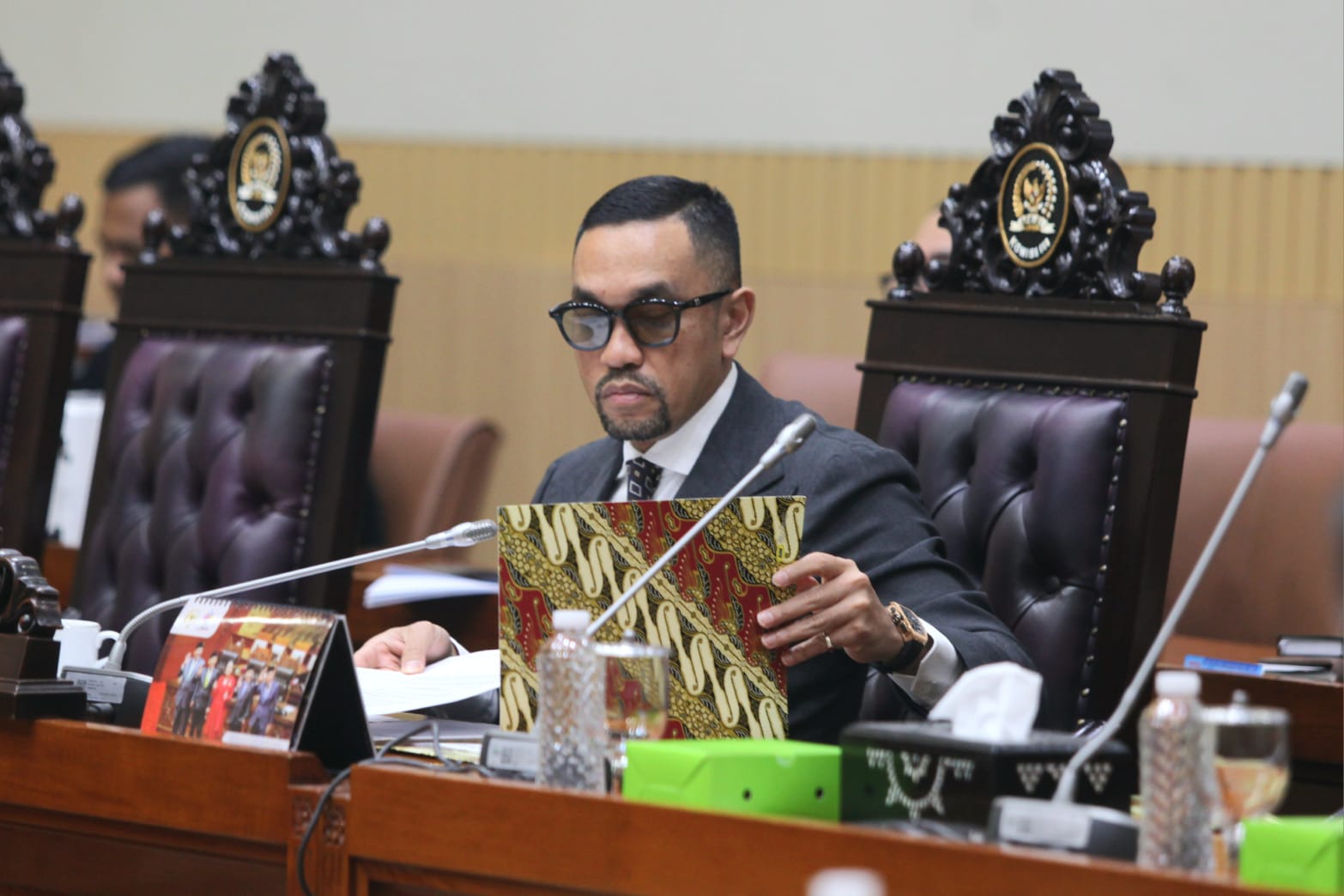 Wakil Ketua Komisi III Ahmad Sahroni saat mengikuti Rapat dengan KPK di komplek Parlemen, Senayan, Jakarta, Rabu (20/8/2025). (Dery Ridwansah/ JawaPos.com) - Image