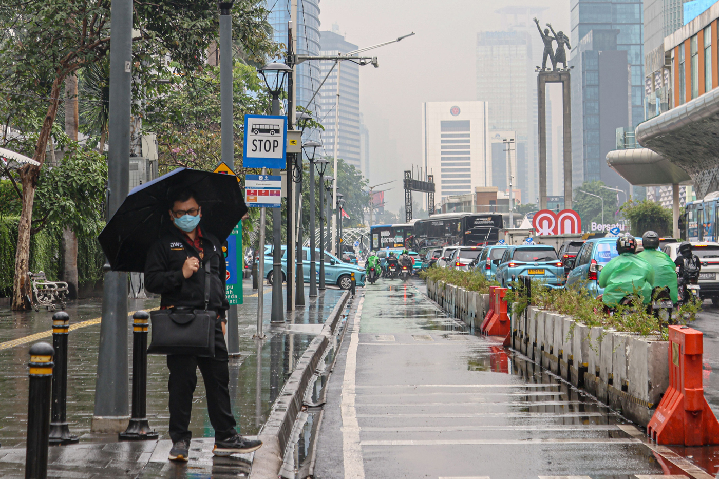 Hujan di wilayah Jakarta. (Hanung Hambara/Jawa Pos) - Image