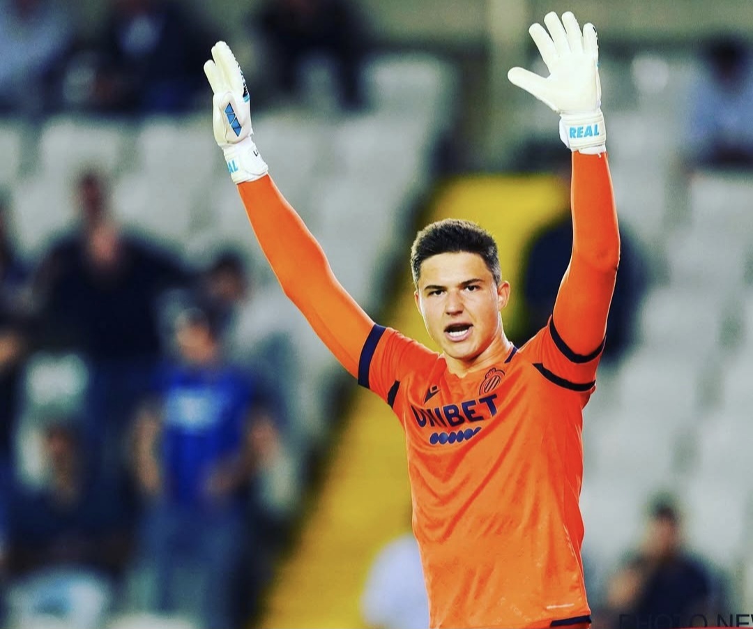 Senne Lammens, kiper muda Royal Antwerp, jadi target baru Manchester United. - Image