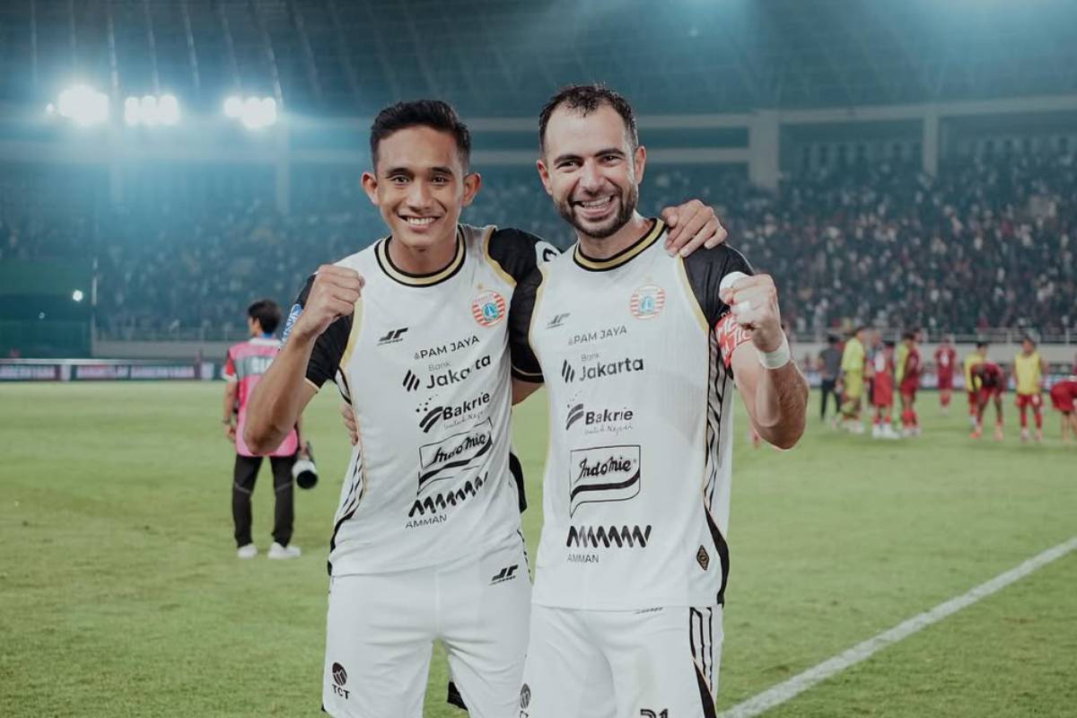 Jordi Amat dan Rizky Ridho saat Mengalahkan Persis. (Instagram @jordiamat5) - Image