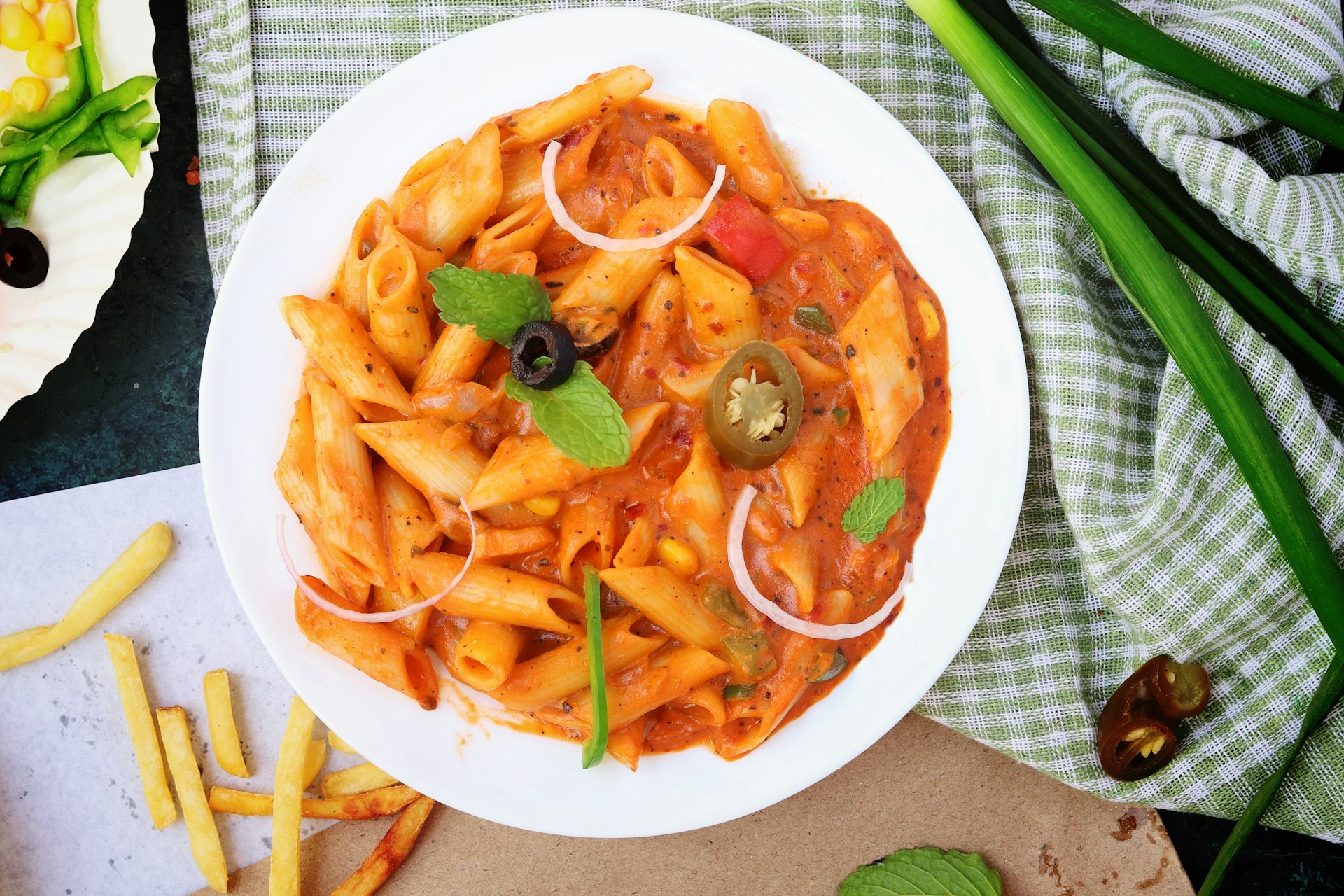 Ilustrasi Marry Me Chicken Pasta (Dok. Unsplash @pixzolo) - Image
