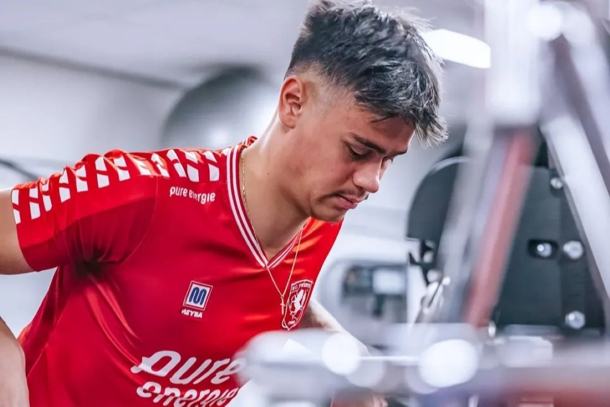 Bek timnas Indonesia Mees Hilgers belum punya klub. (Istimewa) - Image