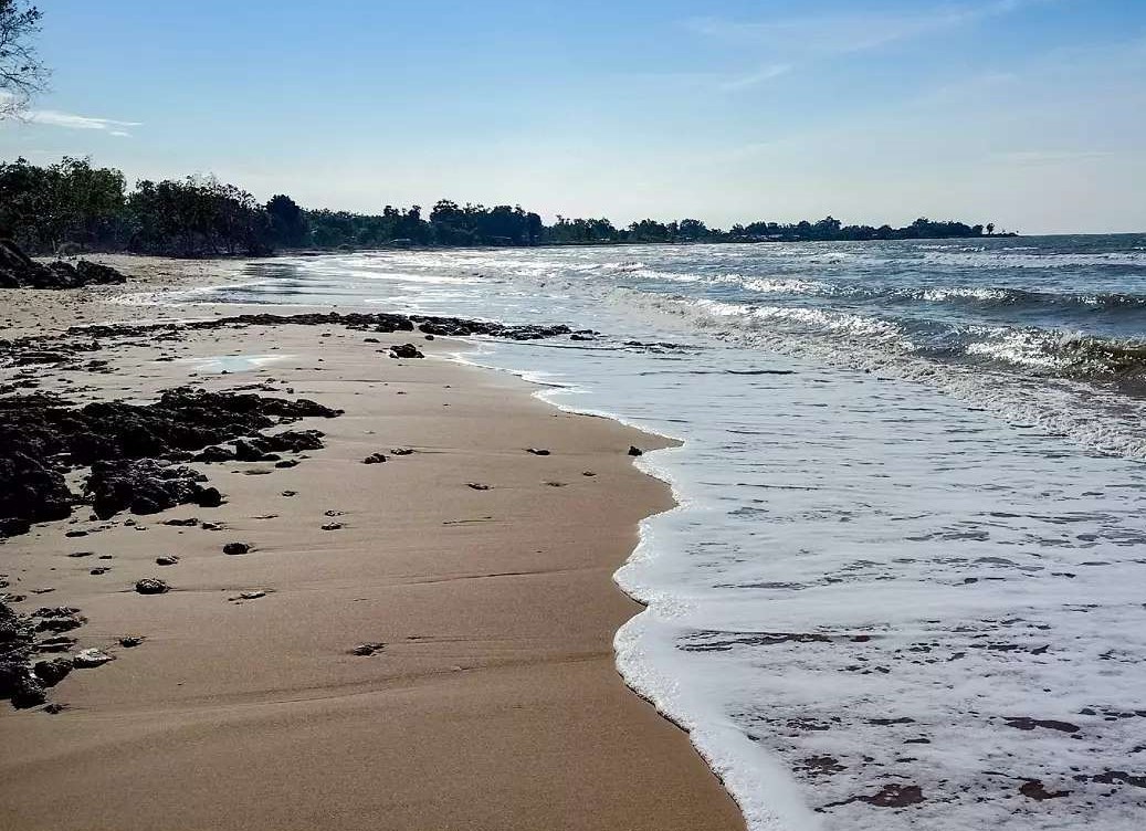 Pantai Siring Kemuning (Instagram @destinasiprovjatim) - Image