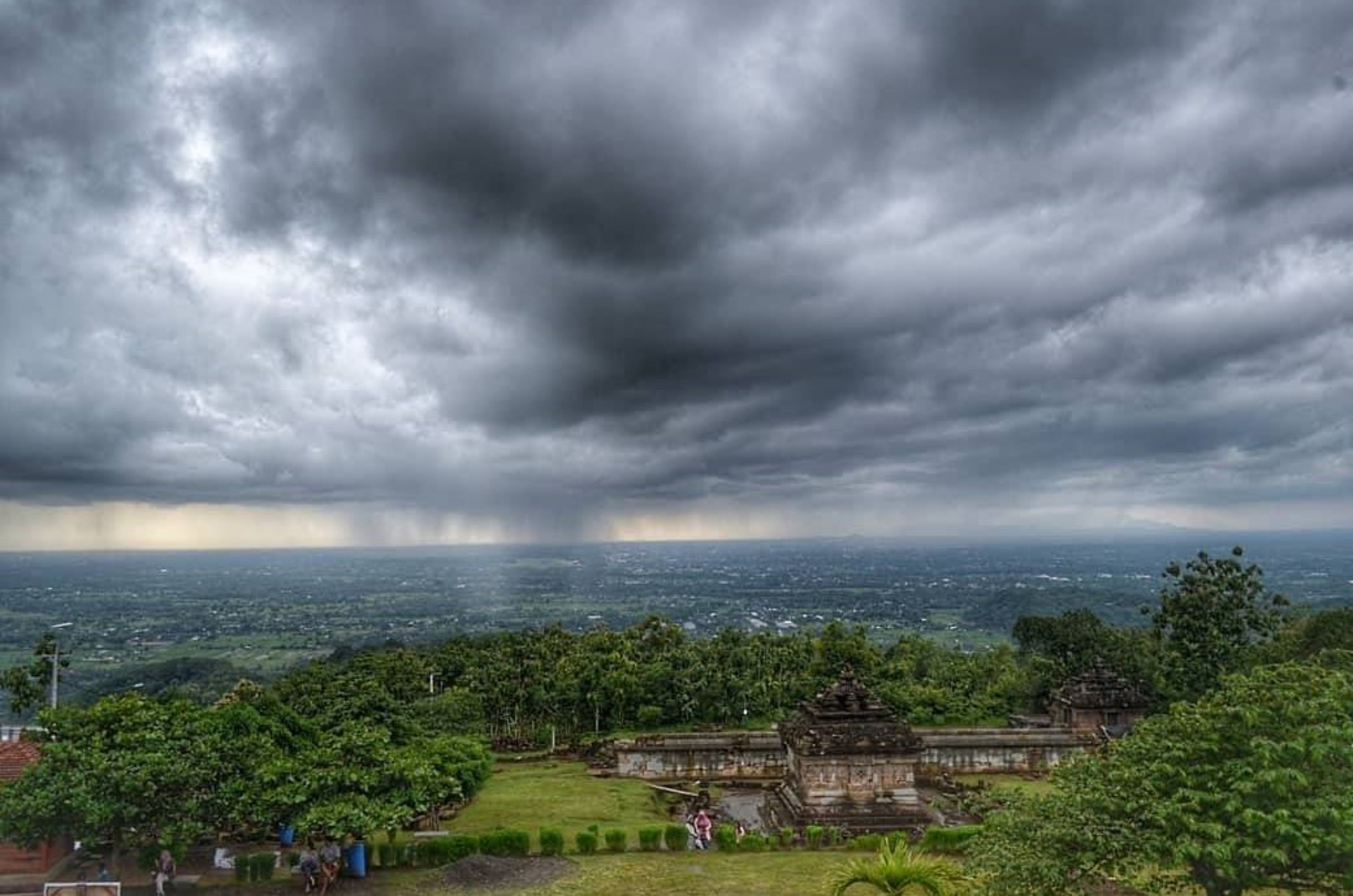 Panorama Candi Ijo, Sleman, DIY (Instagram @pesona_candiijo) - Image