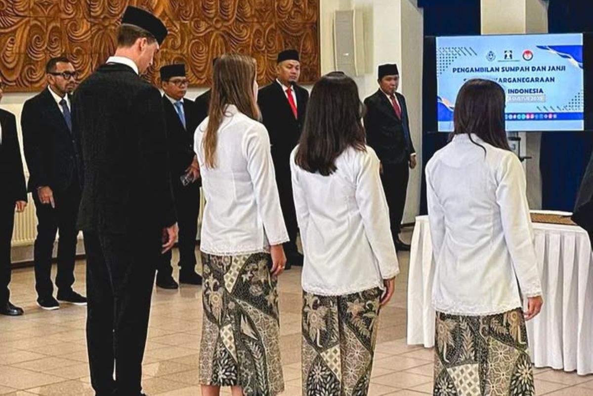 Empat pemain melakukan sumpah kewarganegaraan Indonesia. (Instagram PSSI) - Image