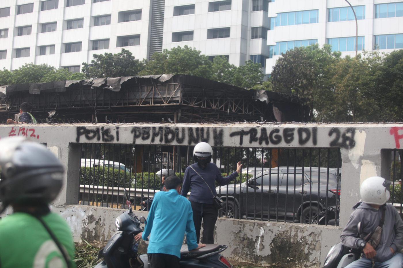 Ilustrasi kawasan DPR/MPR di Jakarta, pasca demo. (Dery Ridwansah/JawaPos.com) - Image