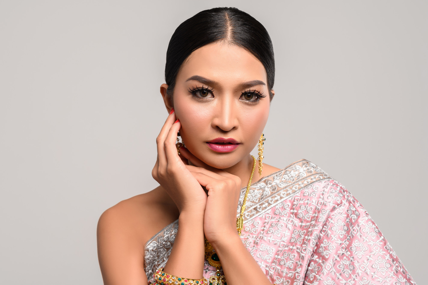 delapan weton istimewa yang termasuk Balungan Sugih, karakter batin, keistimewaan rezeki, pantangan spiritual, dan tips menjaga energi positif agar hidup selalu lancar. Foto: Freepik - Image