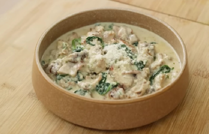 Resep Creamy Garlic Chicken yang Enak dengan Bumbu Meresap. (YouTube Devina Hermawan) - Image