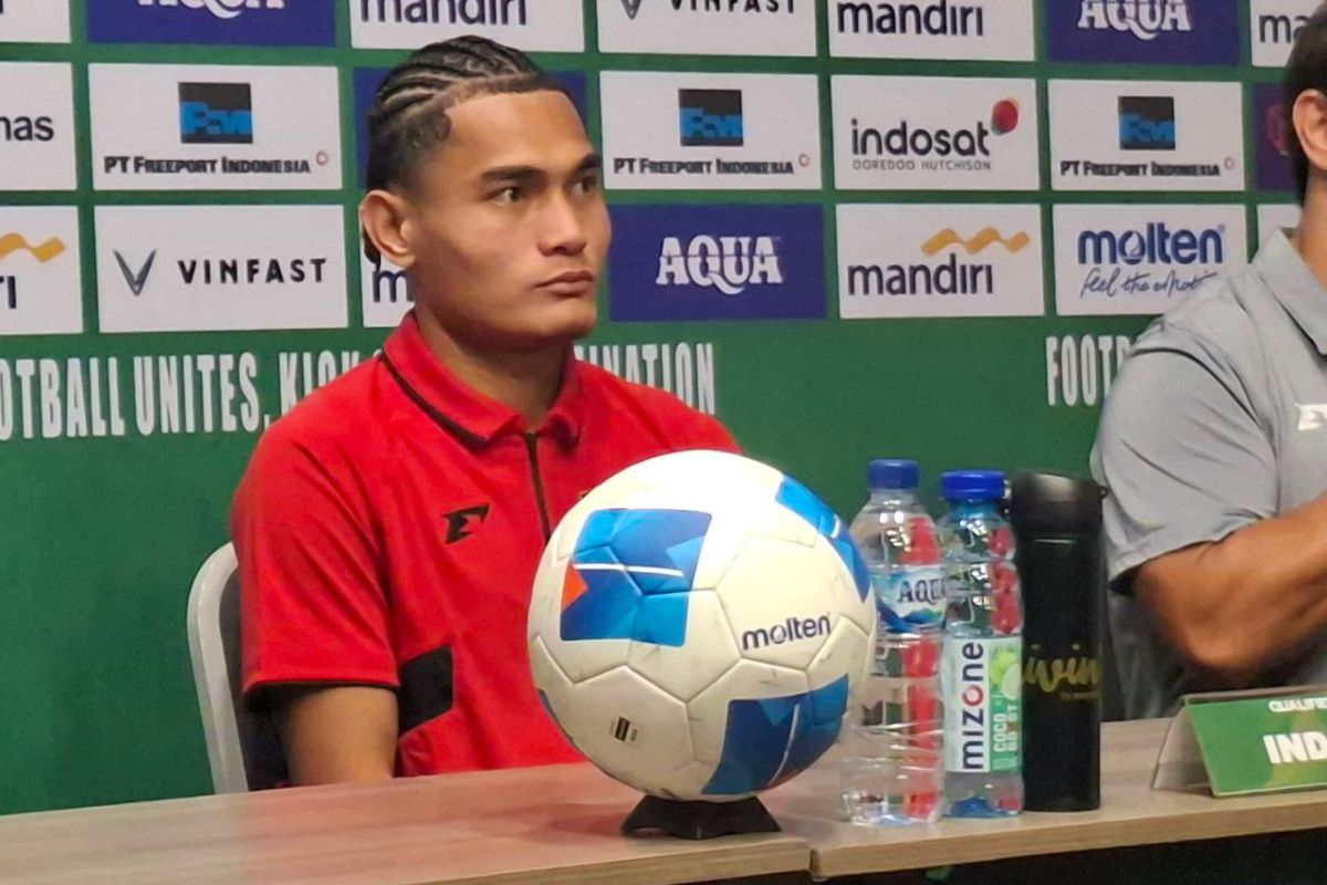 Mikael Tata siap bawa Timnas Indonesia menang di Kualifikasi AFC U-23 2026. (Moch. Rizky Pratama Putra/JawaPos.com) - Image