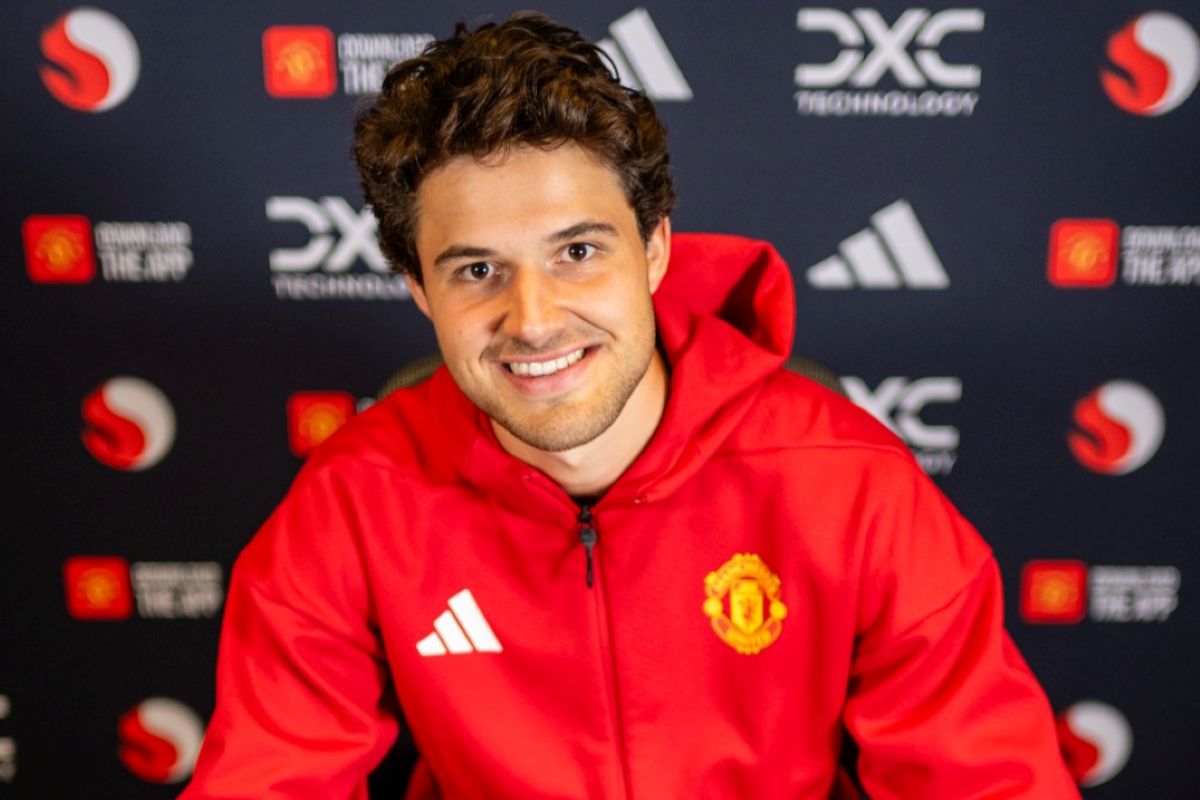 Kiper baru Manchester United Senne Lammens. (Dok. Manchester United) - Image