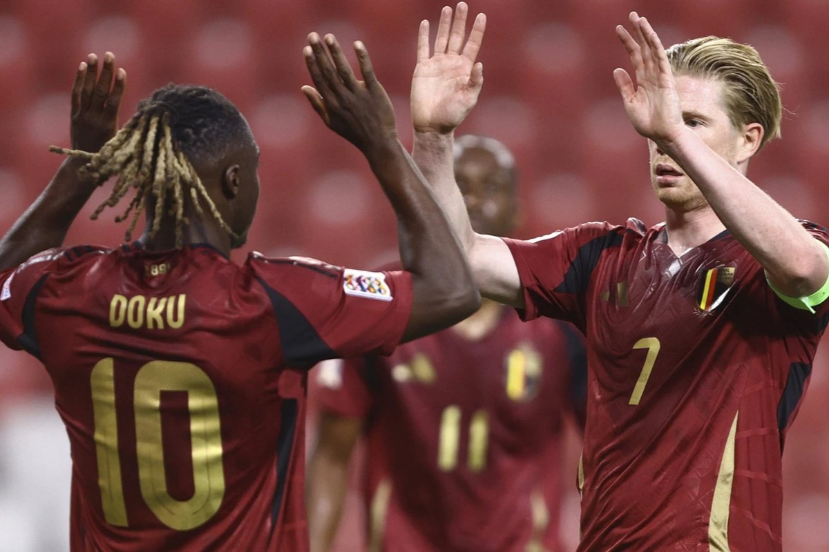 Duo timnas Belgia Jeremy Doku dan Kevin De Bruyne. (Dok. Manchester City) - Image