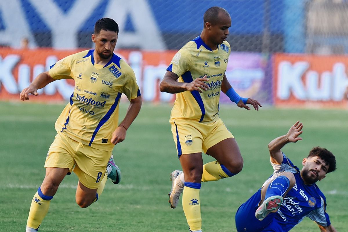 Persib Bandung siap berikan perlawanan terbaik saat jamu Persebaya Surabaya di GBLA, Jumat (5/9/2025). (Media Persib) - Image