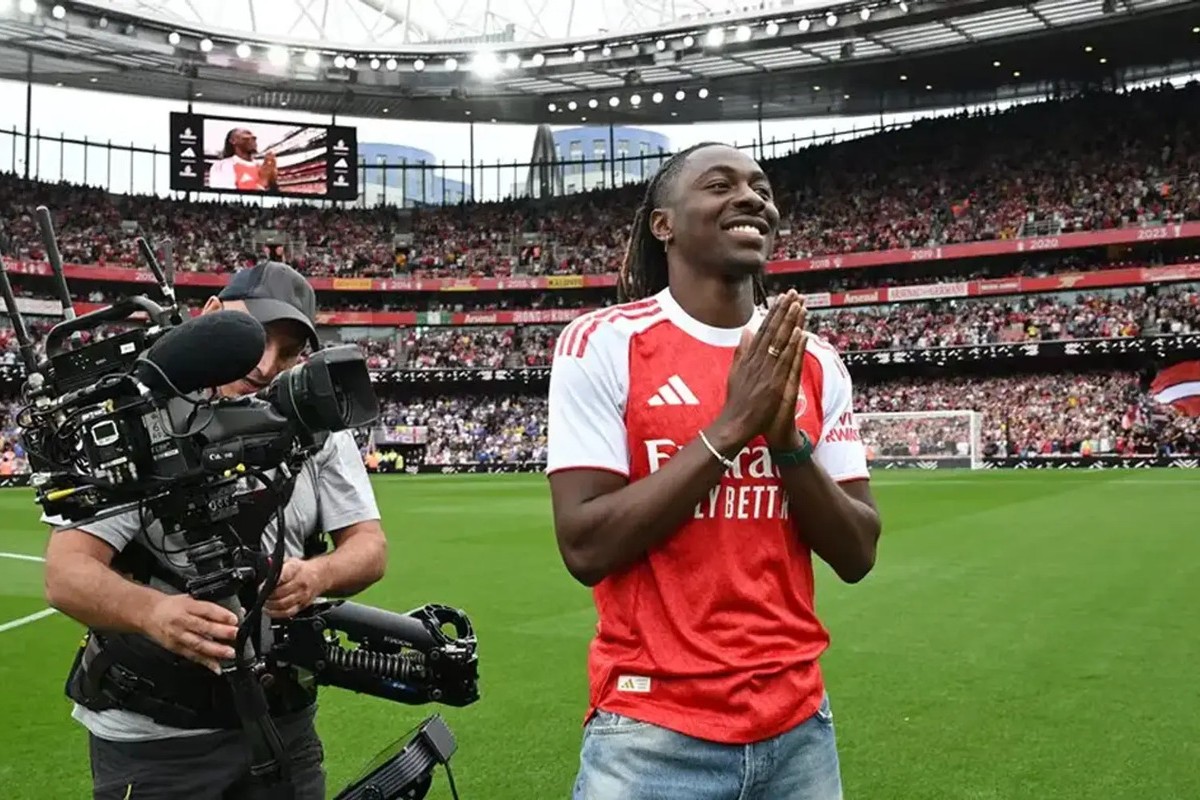 Eberechi Eze untuk pertama kalinya menginjak rumput Stadion Emirates. (Dok. Arsenal FC) - Image