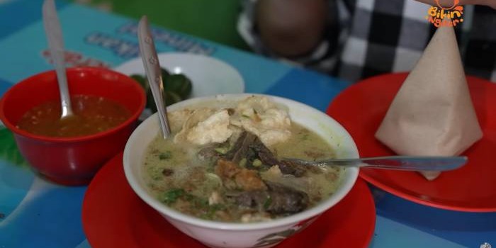 Kuliner legendaris Kota Bogor Soto Kuning./(YouTube/@Melki Bajaj) - Image