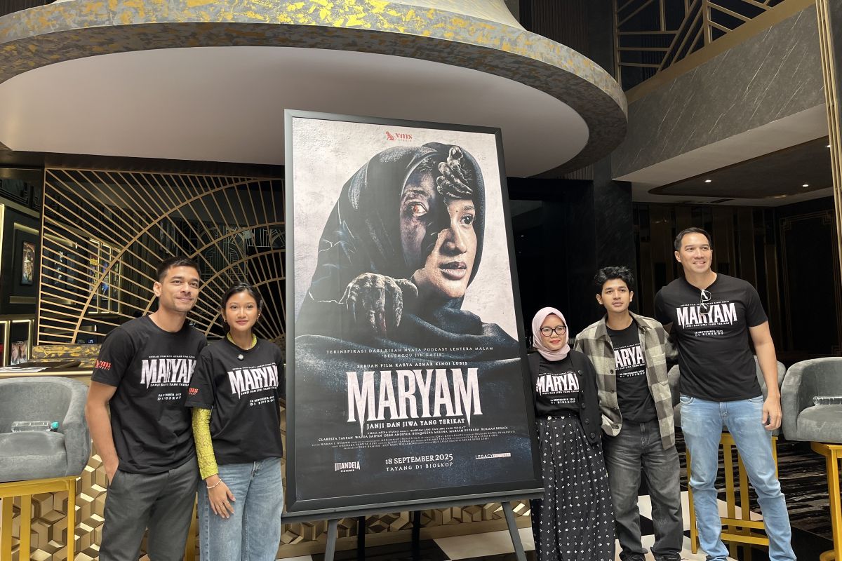 Film Maryam: Janji dan Jiwa yang Terikat gunakan gaya visual hitam putih di awal film. (Shafa Nadia/Jawa Pos) - Image