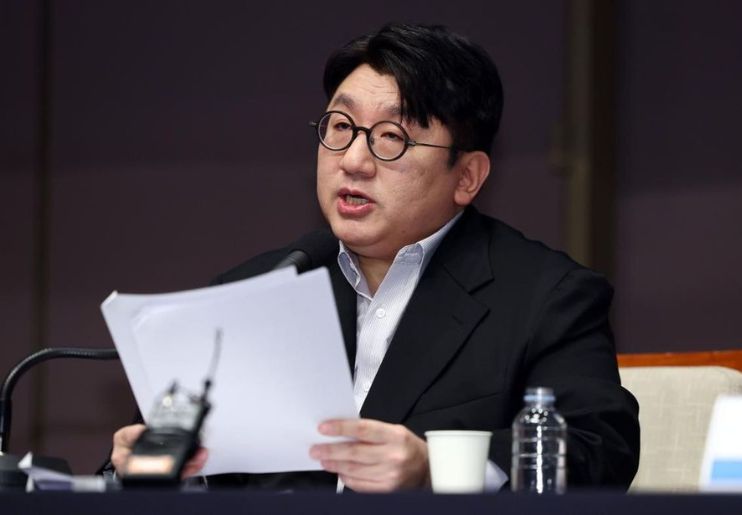 Bang Si Hyuk akan diperiksa terkait penipuan IPO. (Korea Times) - Image