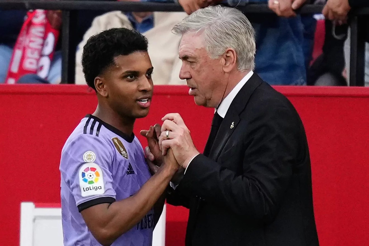 Rodrygo dan Carlo Ancelotti saat bersama-sama menjadi tulang punggun Real Madrid. (La Presse) - Image