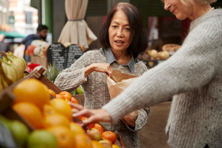 seseorang yang lebih suka berbelanja di pasar tradisional. (Freepik/freepik) - Image